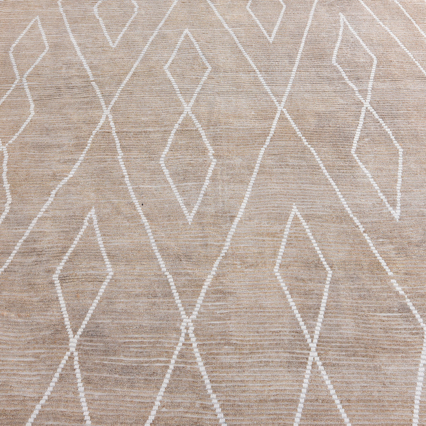 16914 Handwoven Rug 9’9 x 13’9