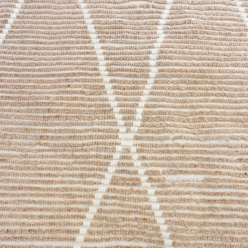 17065 Handwoven Rug 9'11 x 13’10