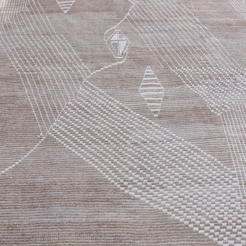 17305 Handwoven Rug 10 x 13'7