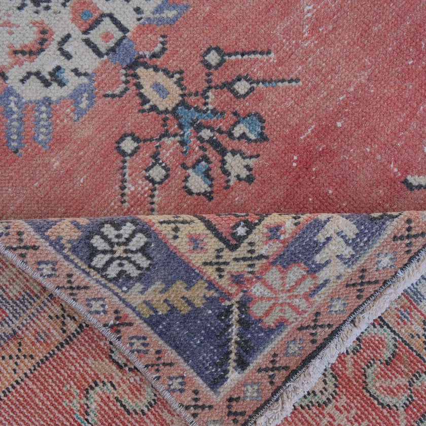 7200 Handwoven Vintage Rug 3'5x6'9