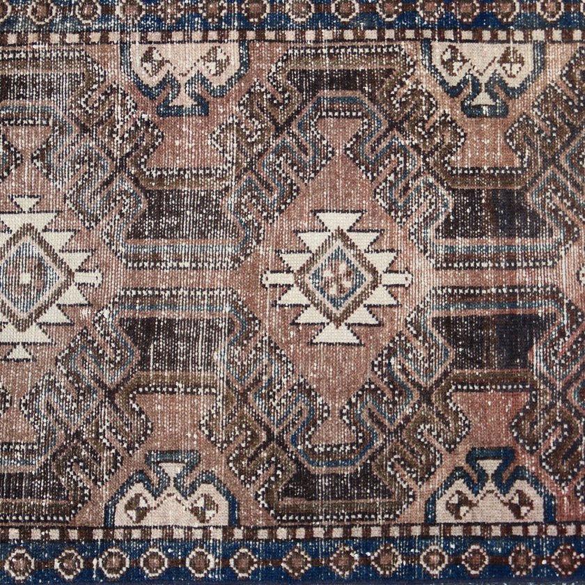 IST501 Handwoven Vintage Rug 2’6x9'5