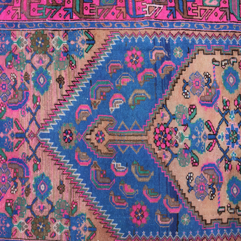 MA08 Handwoven Vintage Rug 4’5x8’1