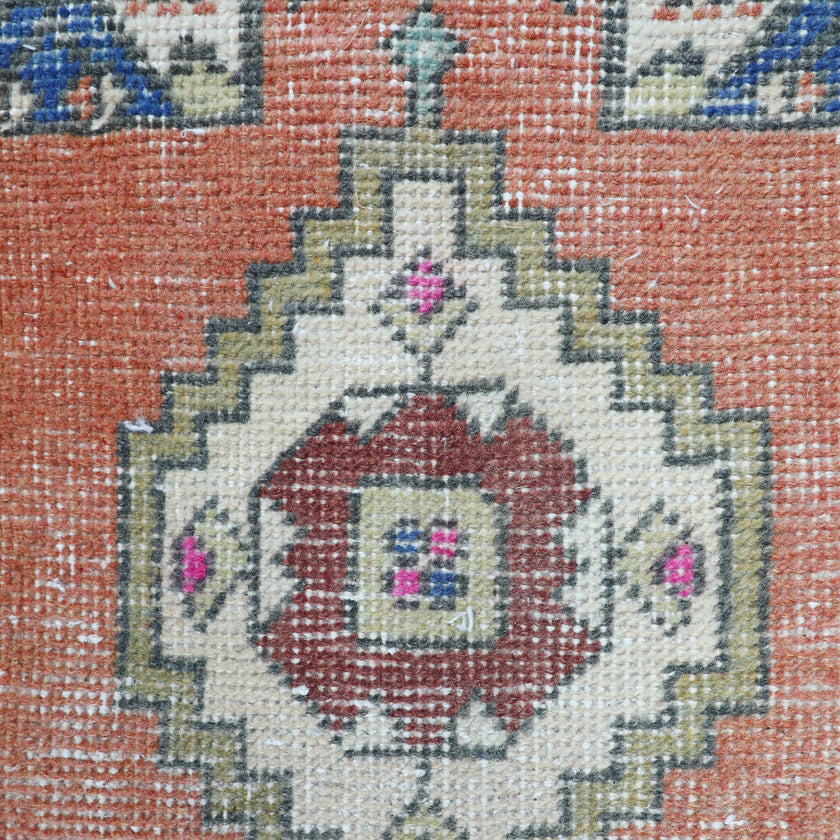 ZM111 Handwoven Vintage Rug 1’6x2’10