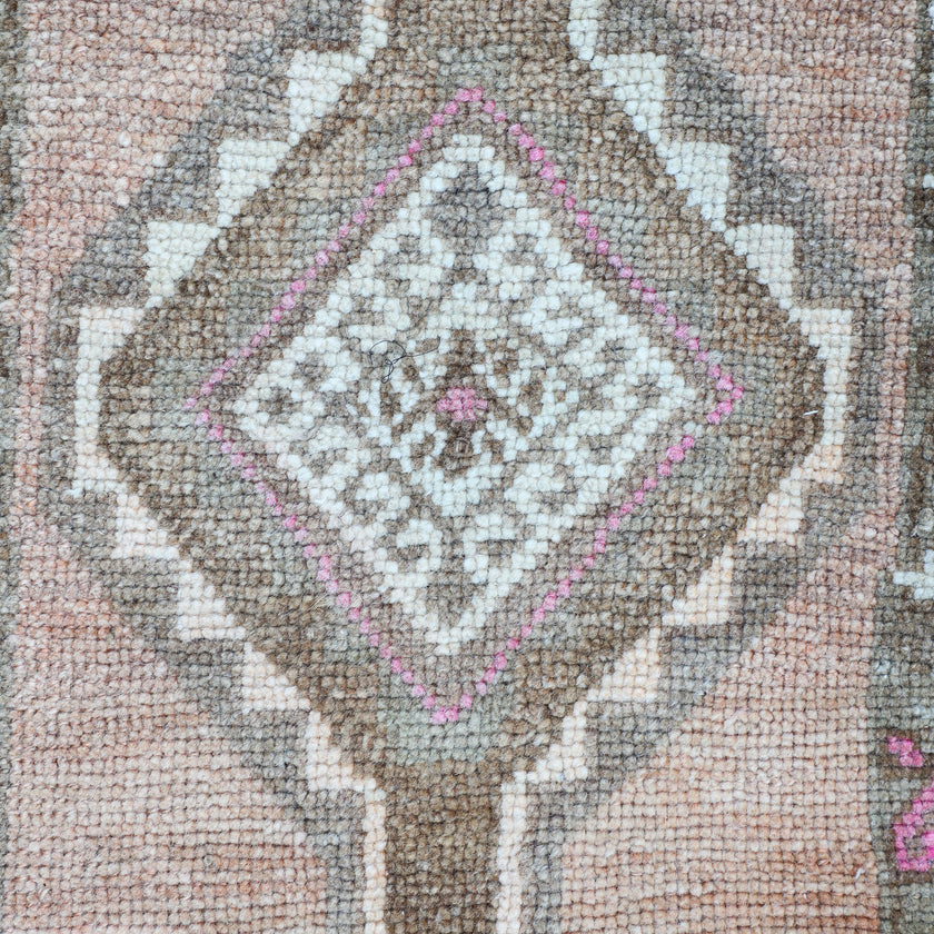 ZM175 Handwoven Vintage Rug 1’5x2’11