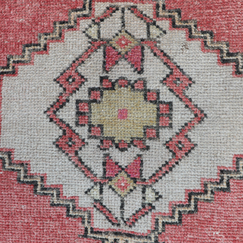 ZM185 Handwoven Vintage Rug 1’11x3'2