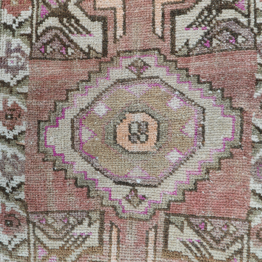 ZM187 Handwoven Vintage Rug 1’9x2'8