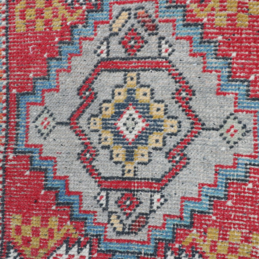 ZM204 Handwoven Vintage Rug 1’7x2’11