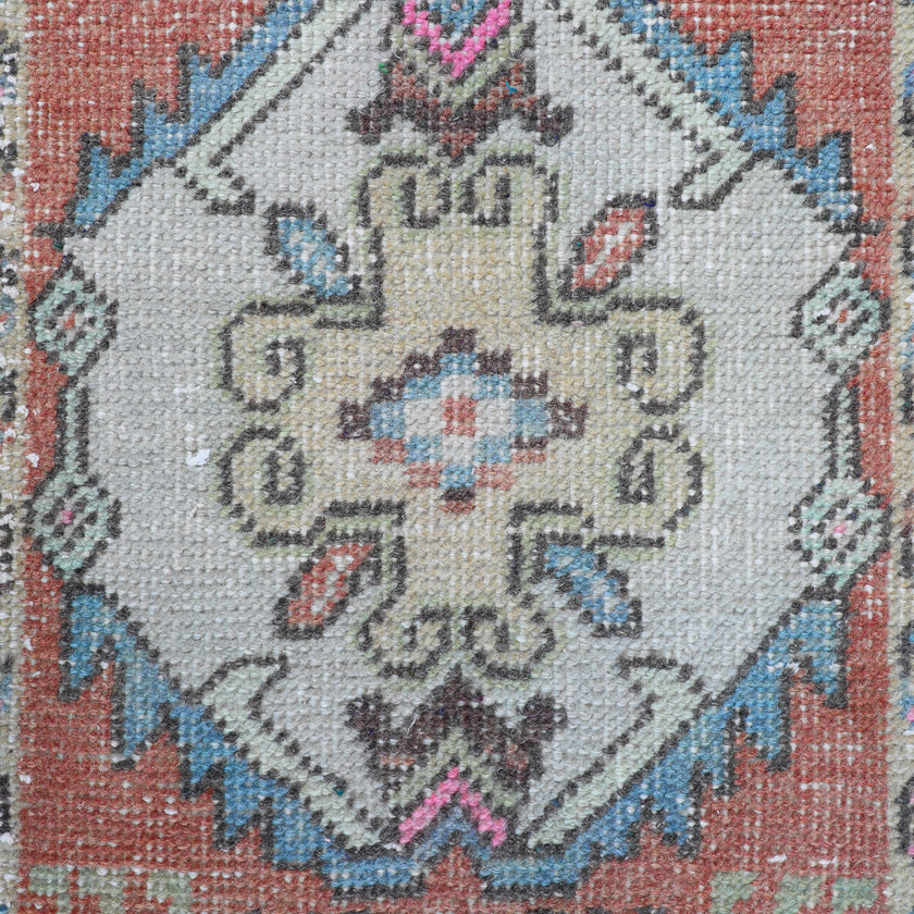 ZM216 Handwoven Vintage Rug 1’5x3’2