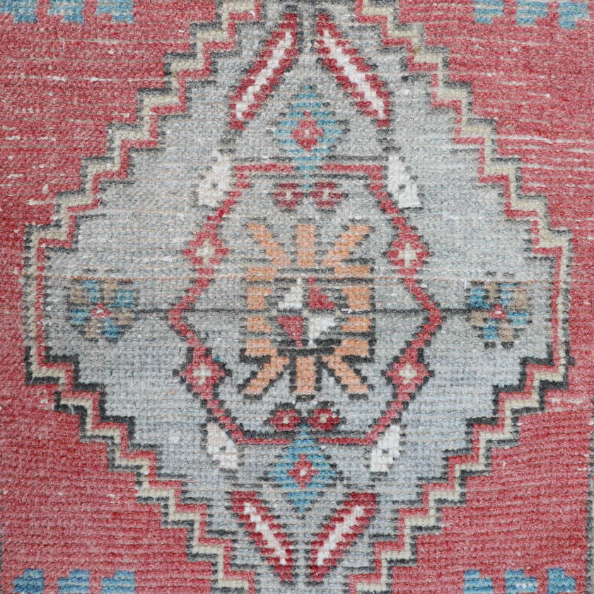 ZM225 Handwoven Vintage Rug 1’6x3