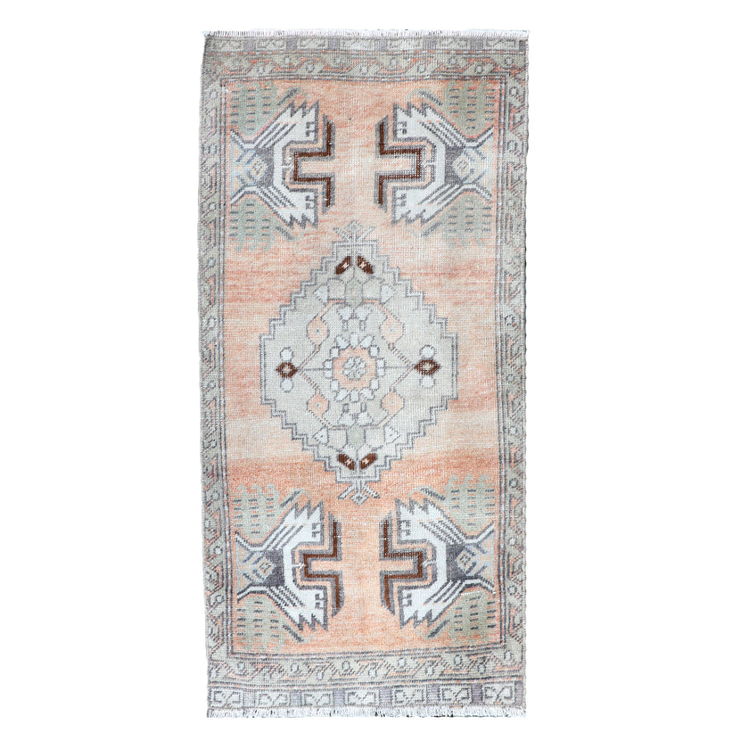 ZM236 Handwoven Vintage Rug 1’5x2’11