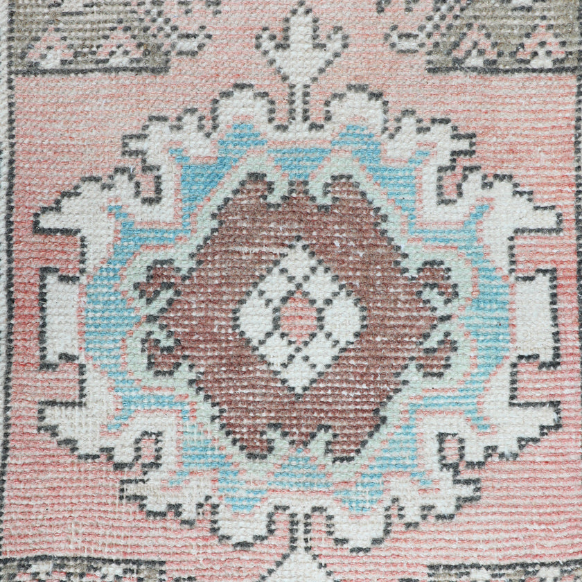 ZM237 Handwoven Vintage Rug 1’5x2’10