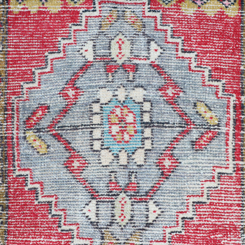 ZM265 Handwoven Vintage Rug 1’8x3'4