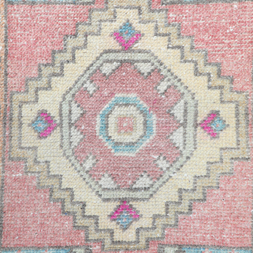 ZM272 Handwoven Vintage Rug 1’5x2’11