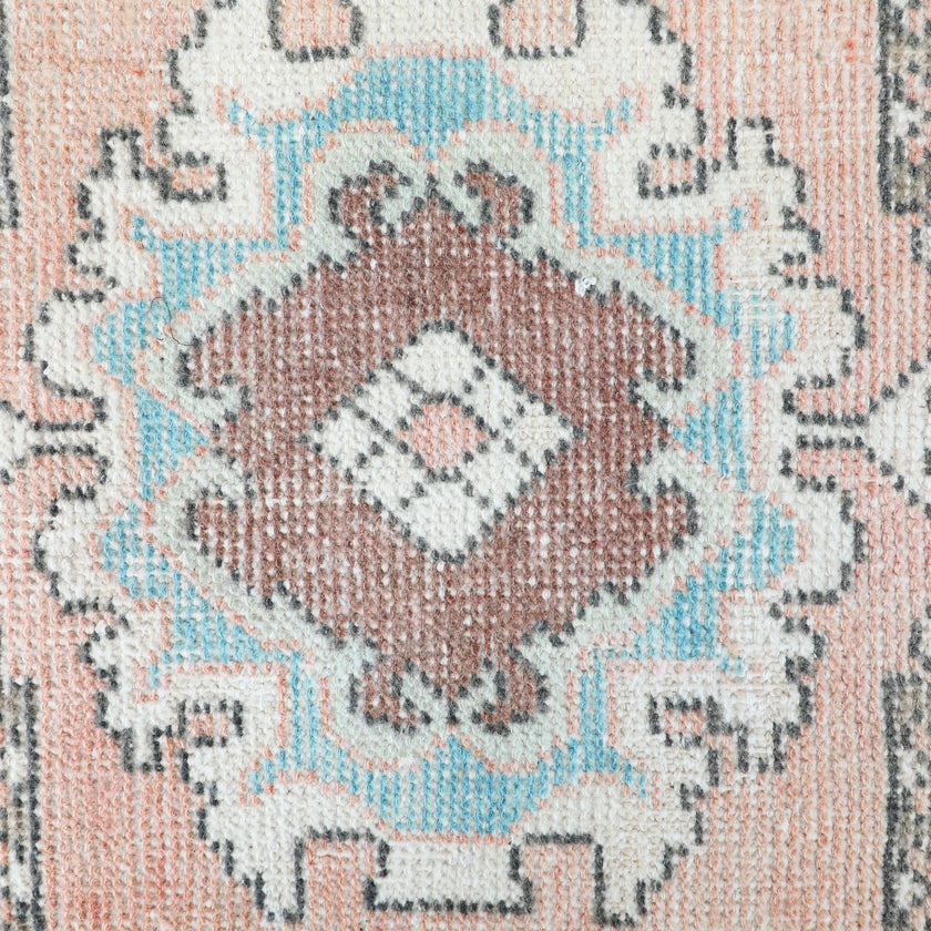 ZM273 Handwoven Vintage Rug 1’5x2'6