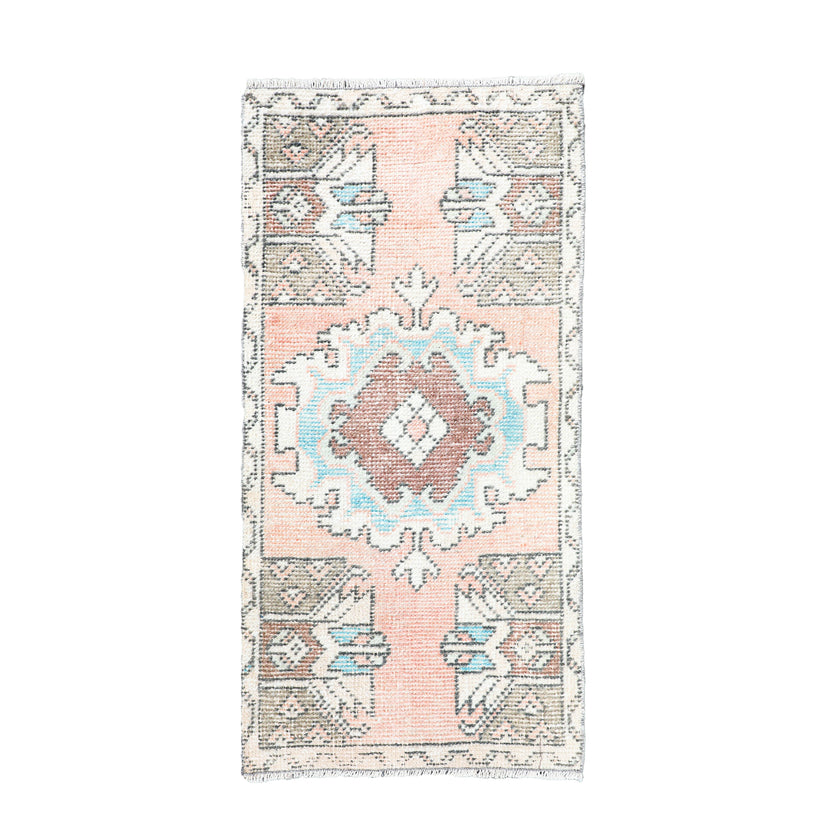 ZM273 Handwoven Vintage Rug 1’5x2'6