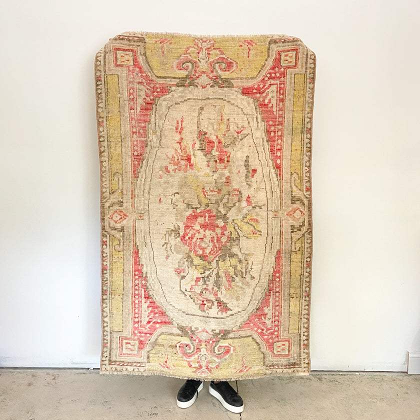 2542 Handwoven Vintage Rug 3’6x6’5