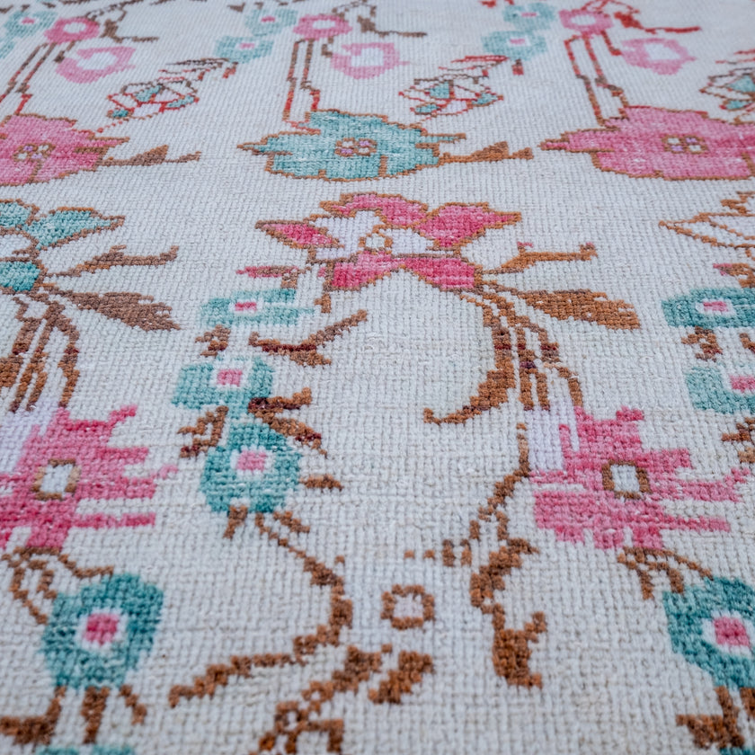 2984 Handwoven Vintage Rug 4x7'2