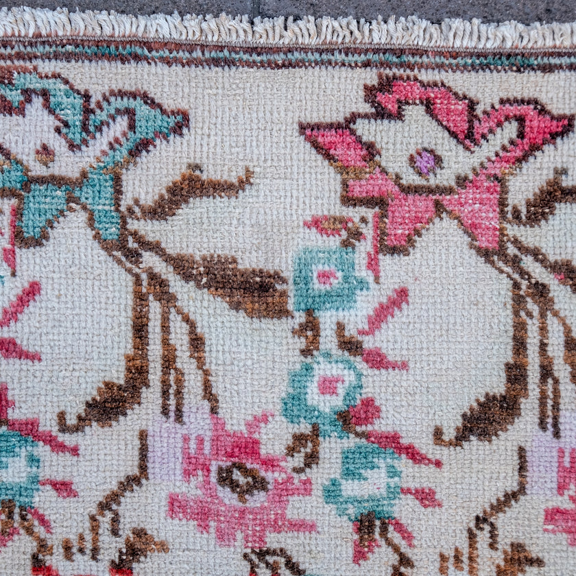 2984 Handwoven Vintage Rug 4x7'2