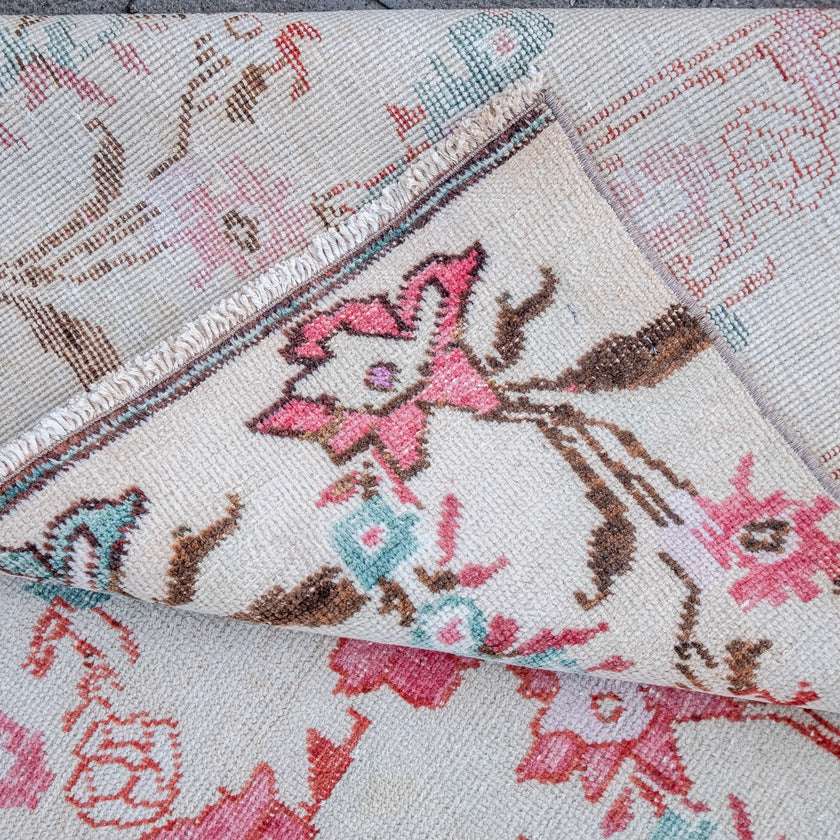 2984 Handwoven Vintage Rug 4x7'2