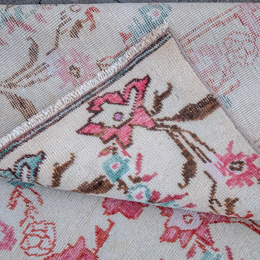 2984 Handwoven Vintage Rug 4x7'2