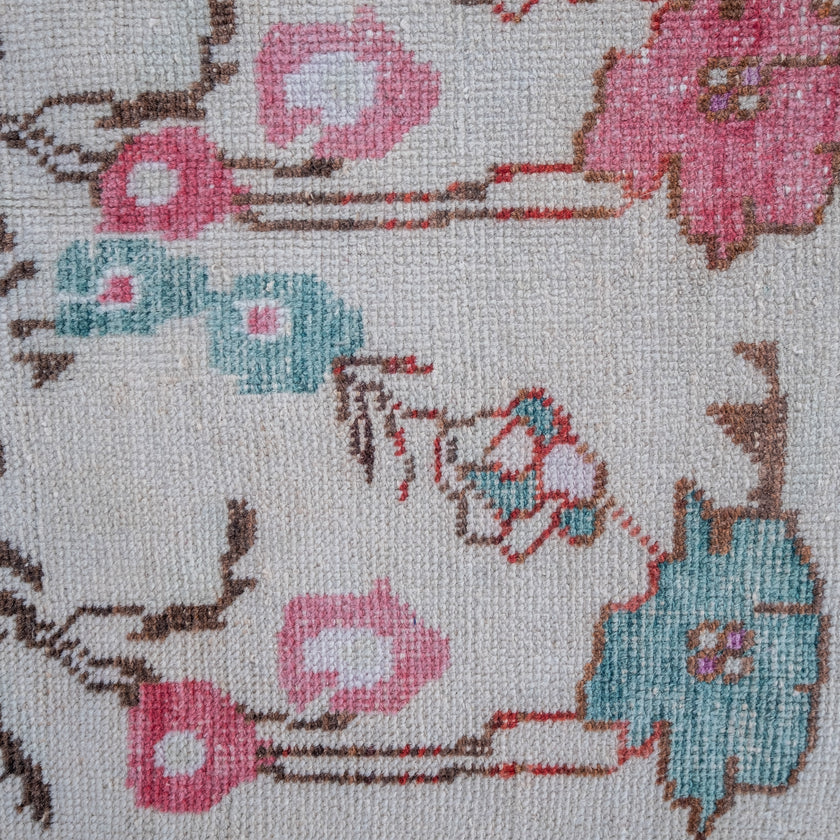 2984 Handwoven Vintage Rug 4x7'2