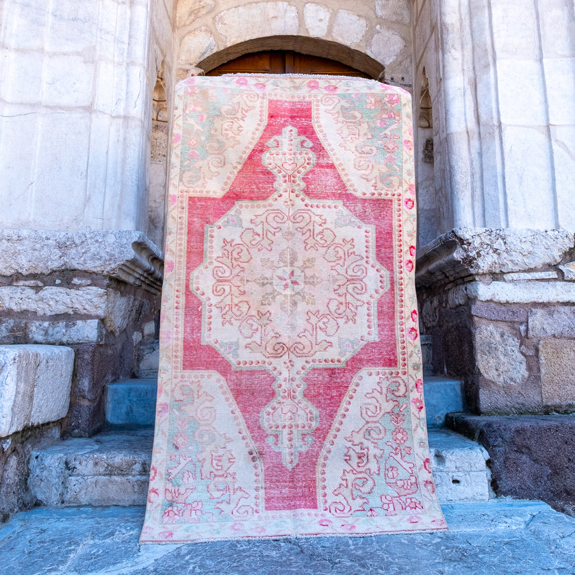 3256 Handwoven Vintage Rug 3'11x7'1