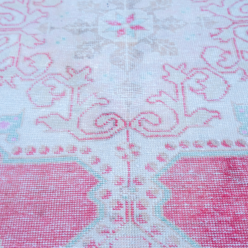 3256 Handwoven Vintage Rug 3'11x7'1