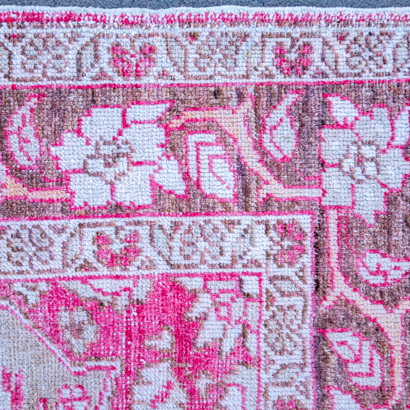 3307 Handwoven Vintage Rug 6x9'9