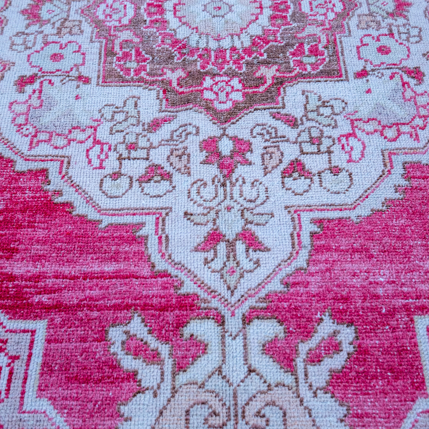 3307 Handwoven Vintage Rug 6x9'9