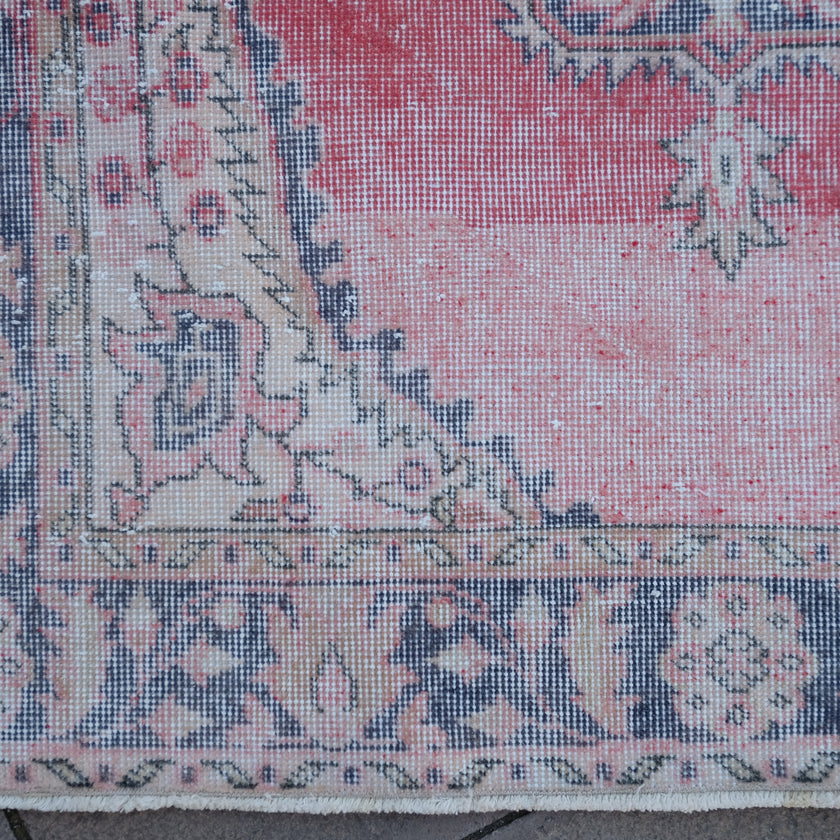 3407 Handwoven Vintage Rug 3'8x6'8