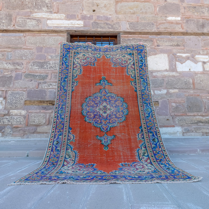 3927 Handwoven Vintage Rug 5'8x9