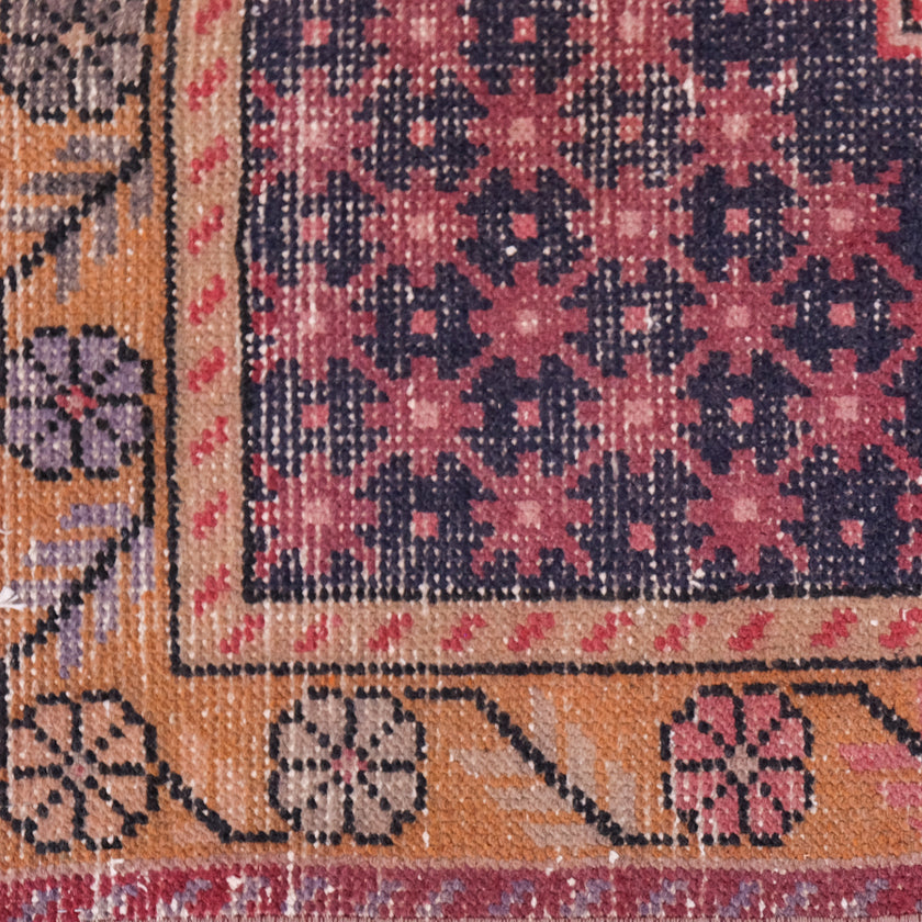 6050 Handwoven Vintage Rug 4'5x9'9