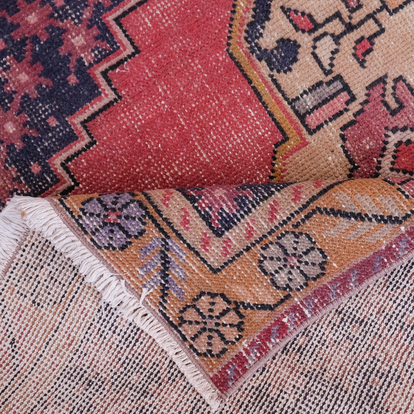 6050 Handwoven Vintage Rug 4'5x9'9