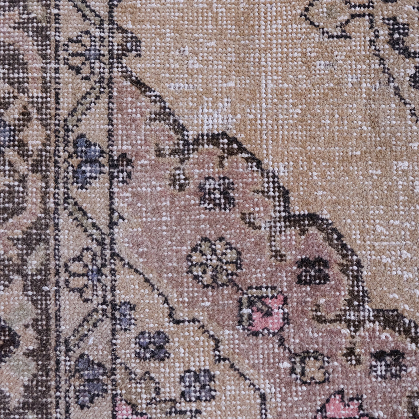 6146 Handwoven Vintage Rug 4'7x6'10