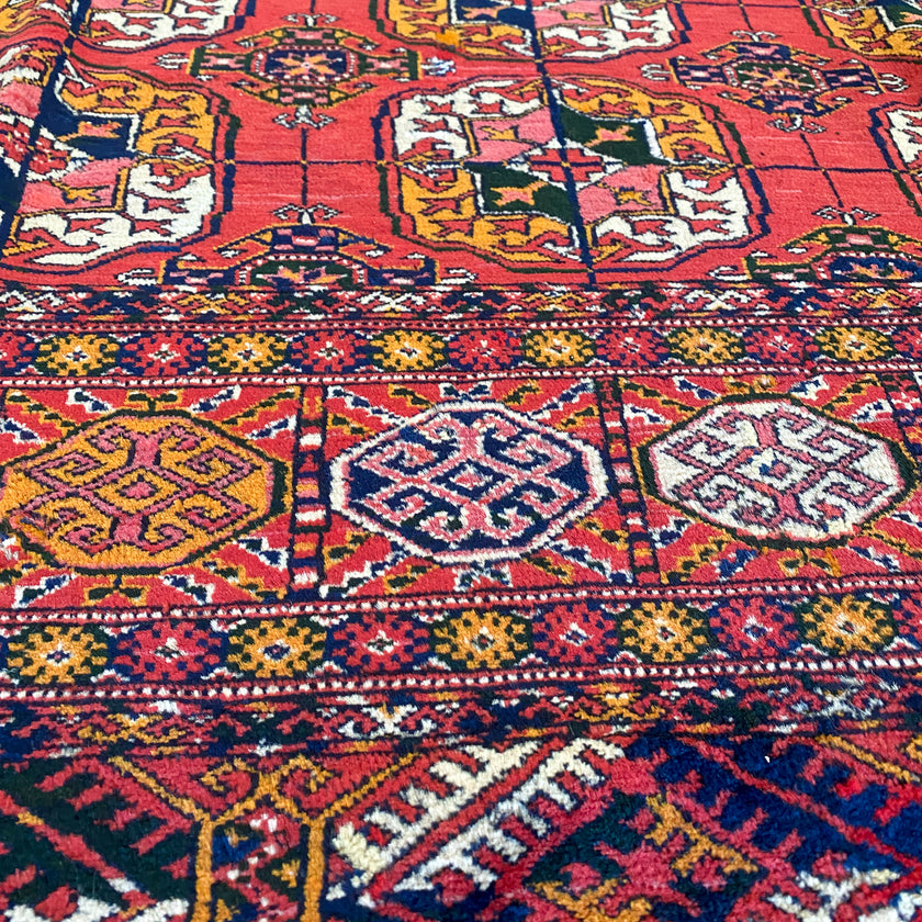 702 Handwoven Antique Rug 7’1x10’5
