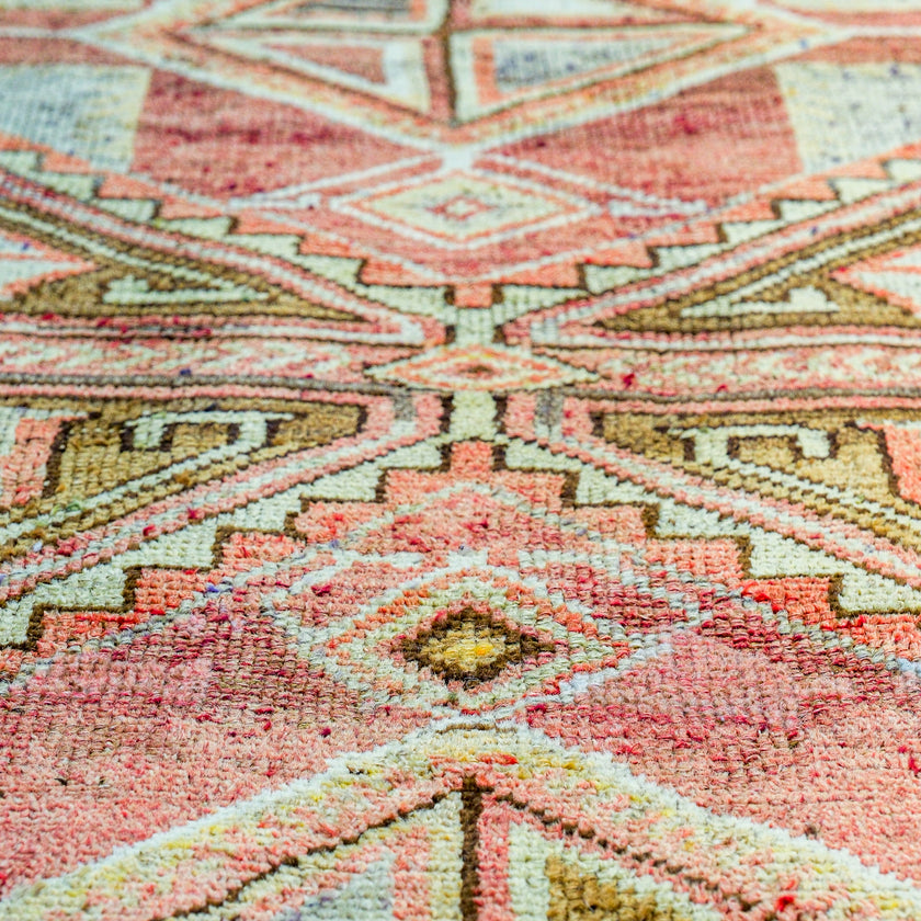 14071 Handwoven Vintage Rug 2’8x10’11