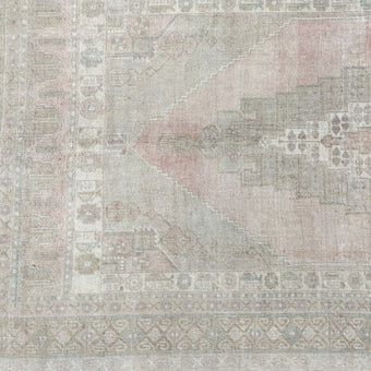 14073 Handwoven Vintage Rug 5 x 9’2