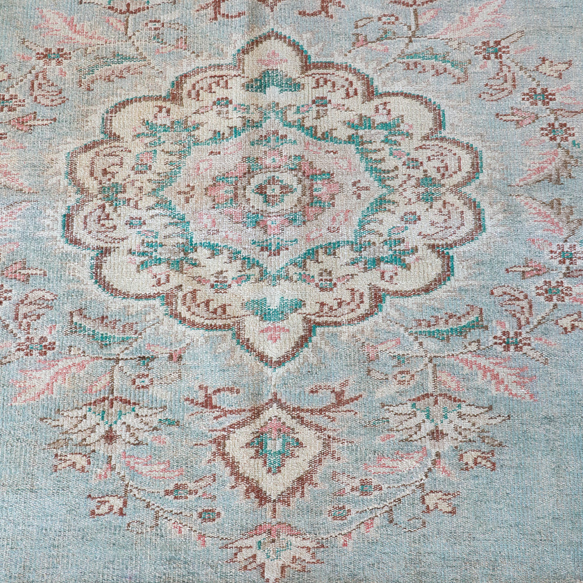 14575 Handwoven Vintage Rug 6’2 x 9’7