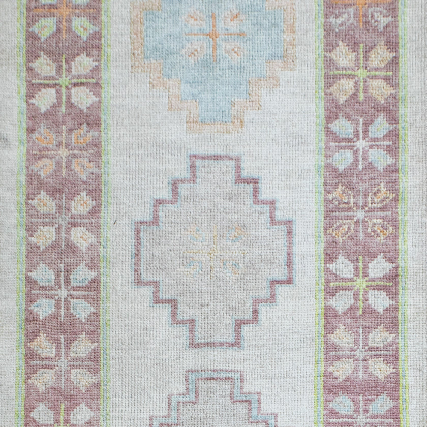 14976 Handwoven Rug 2’9x9’6