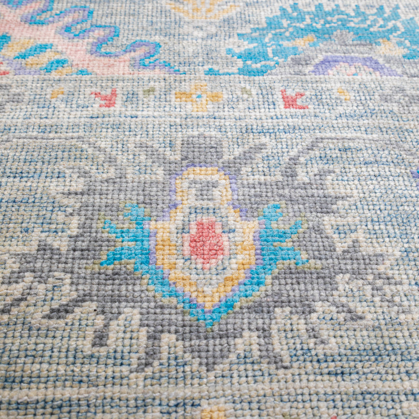 15704 Handwoven Rug 9x12’4