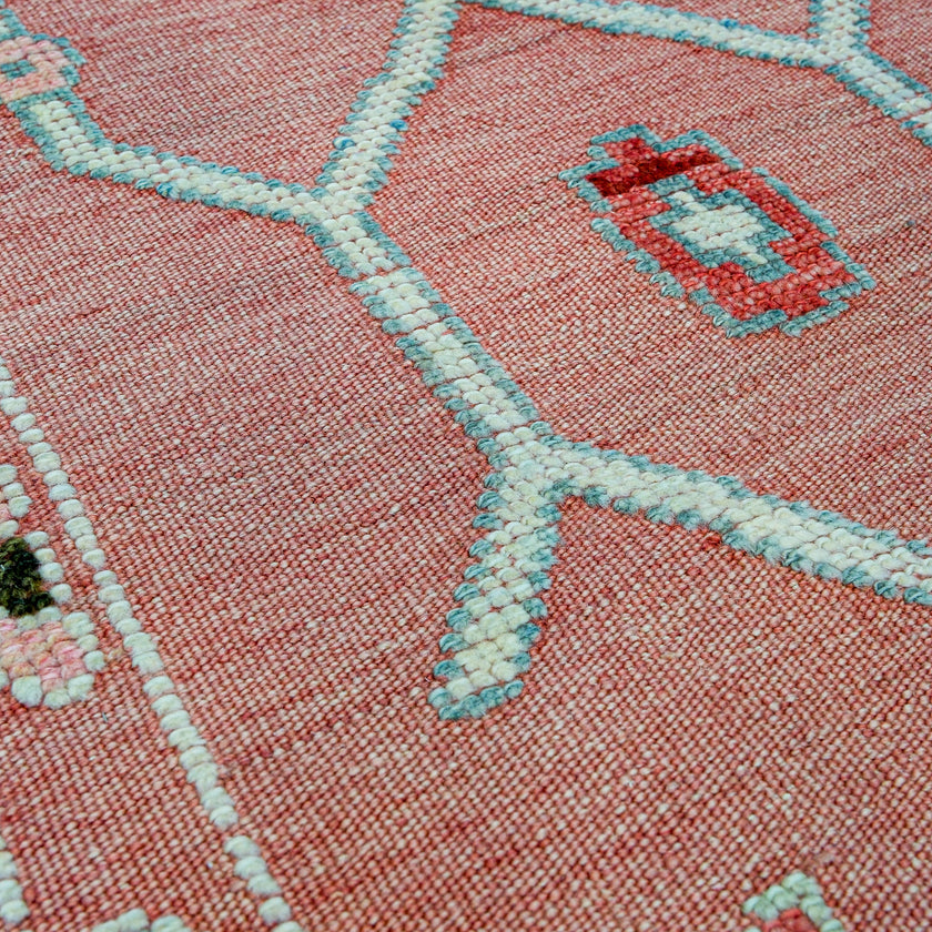 15811 Handwoven Rug 2’9x7’1