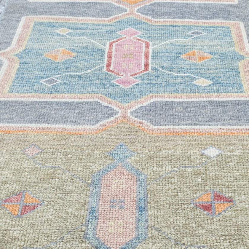 15828 Handwoven Rug 2’7x11’8