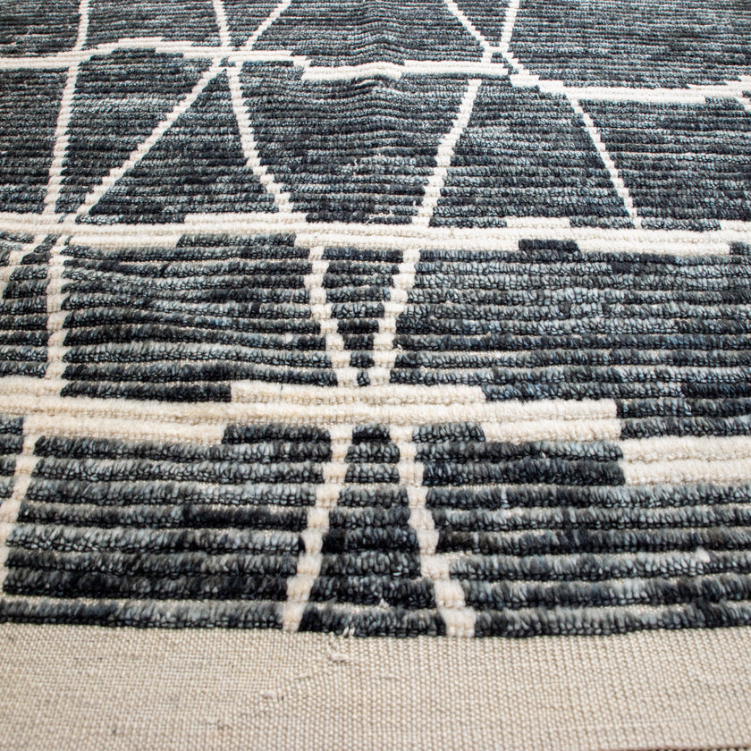 16005 Handwoven Rug 8’4x11’6