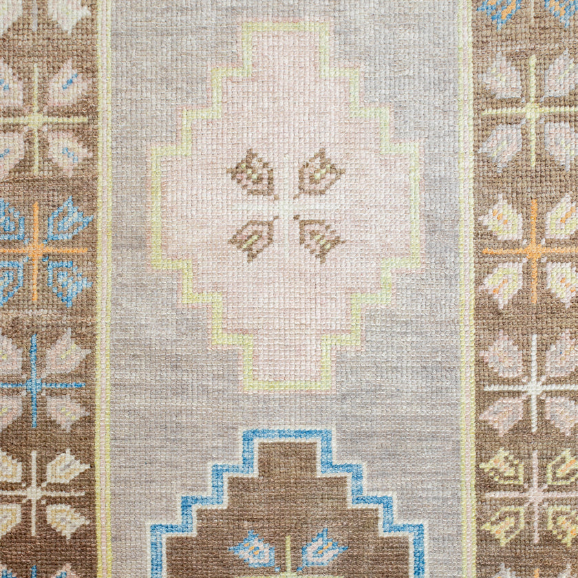 16224 Handwoven Rug 2’8x10’4