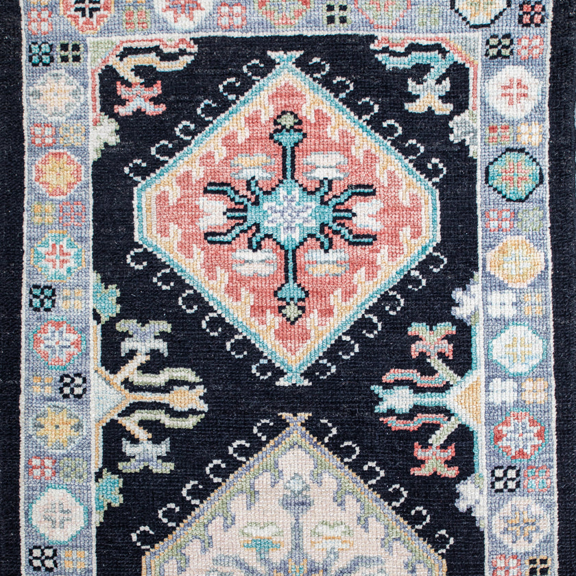 16329 Handwoven Rug 2'10x9’9