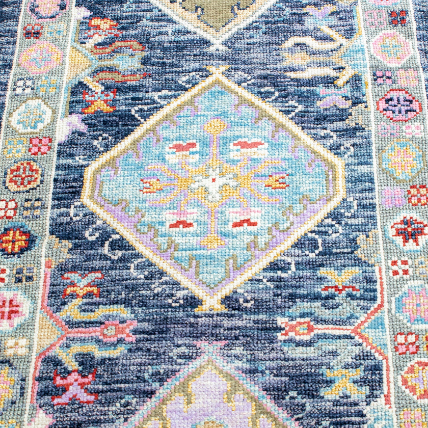 16432 Handwoven Rug 2’8x9’10