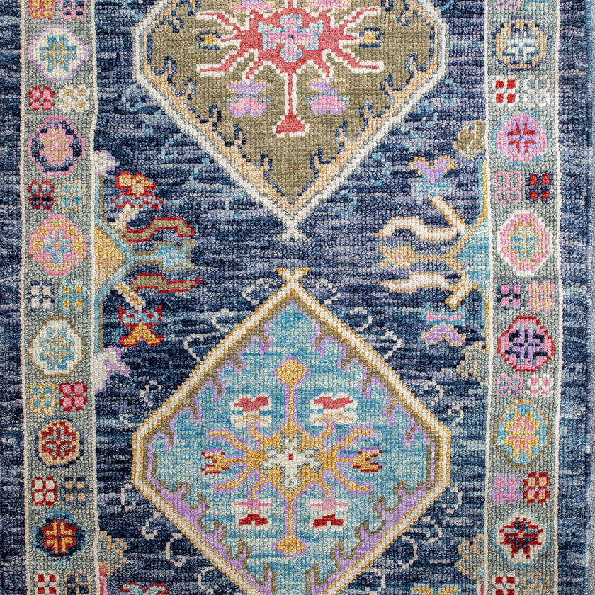 16432 Handwoven Rug 2’8x9’10