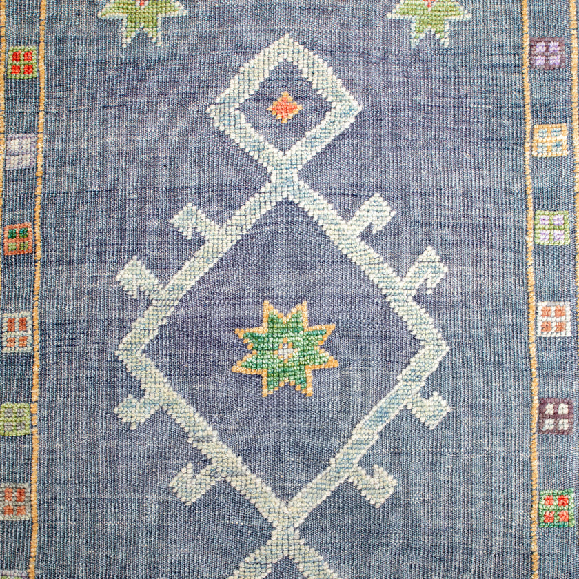 16438 Handwoven Rug 2’10x7’7