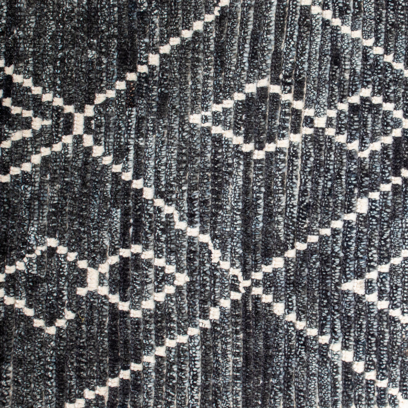 16478 Handwoven Rug 2’4x6