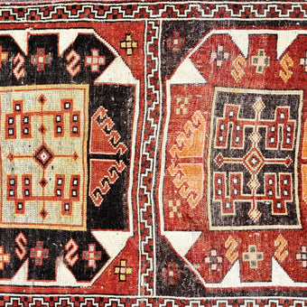 16489 Handwoven Vintage Rug 3 x 10’1